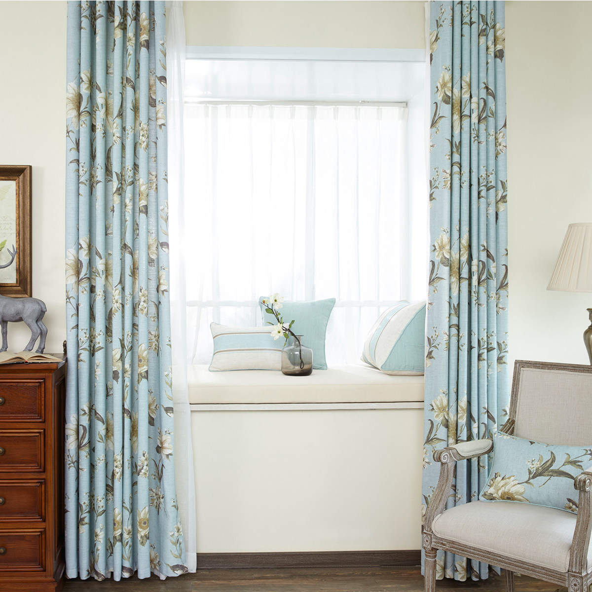    夏季薄荷绿窗帘