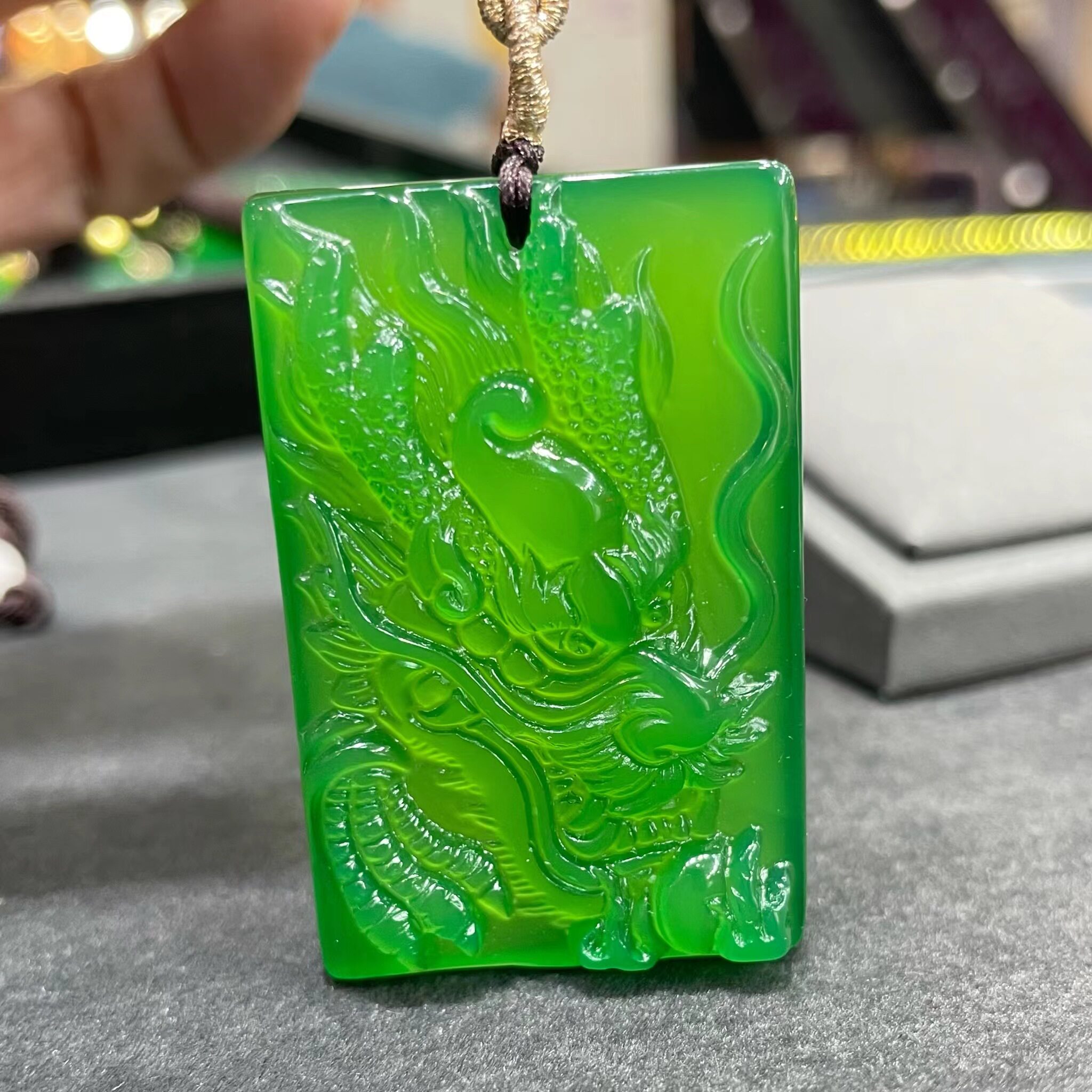 正阳绿玉吊坠千手观音龙牌山水牌平安扣帝王玛瑙挂件项坠