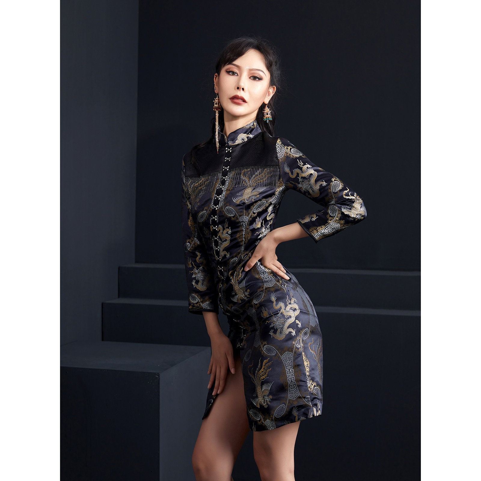 扶郎2022原创国潮风情流苏提花龙凤暗黑修身旗袍