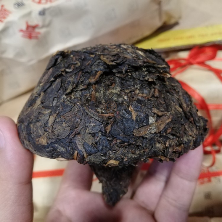 六面80812006年06年青藏紧茶老班章中老期普洱生普洱