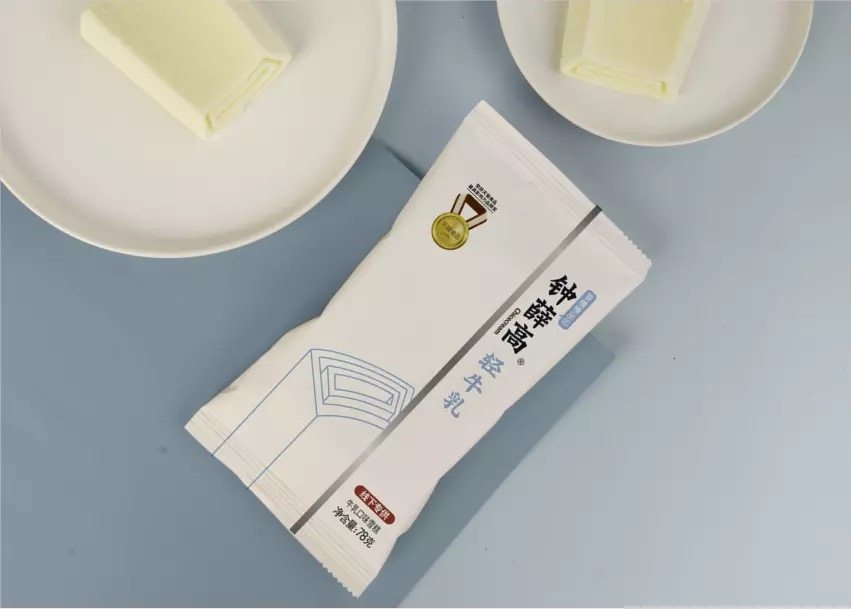 钟薛高轻牛乳牛奶丝绒可可网红雪糕冰激凌冷饮冰淇淋80g1支