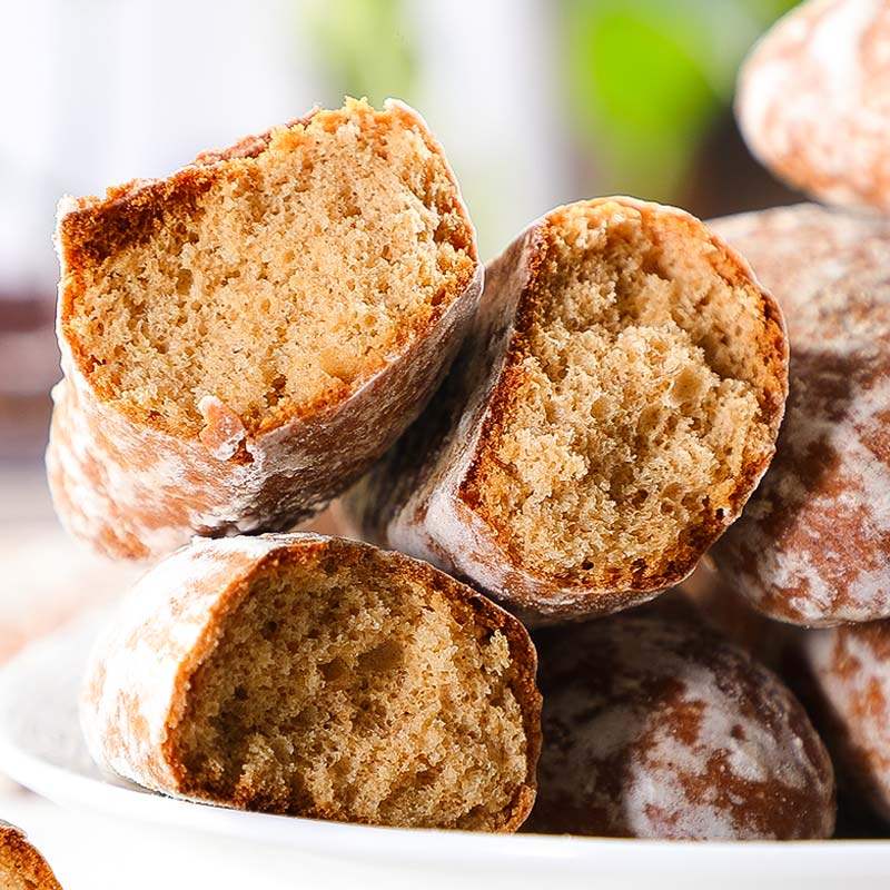 特价新品俄罗斯进口香蕉光头黑麦低脂柔软面包发酵饼干