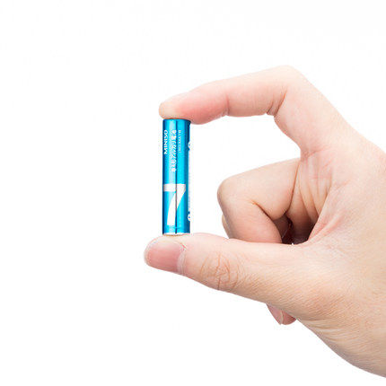 名创优品miniso7碱性电池高性能持久电量8粒蓝色彩虹普通干电池