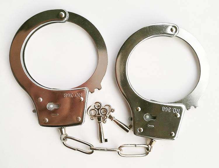 玩具手铐儿童仿真舞台舞台剧剧组演出道具不锈钢其它