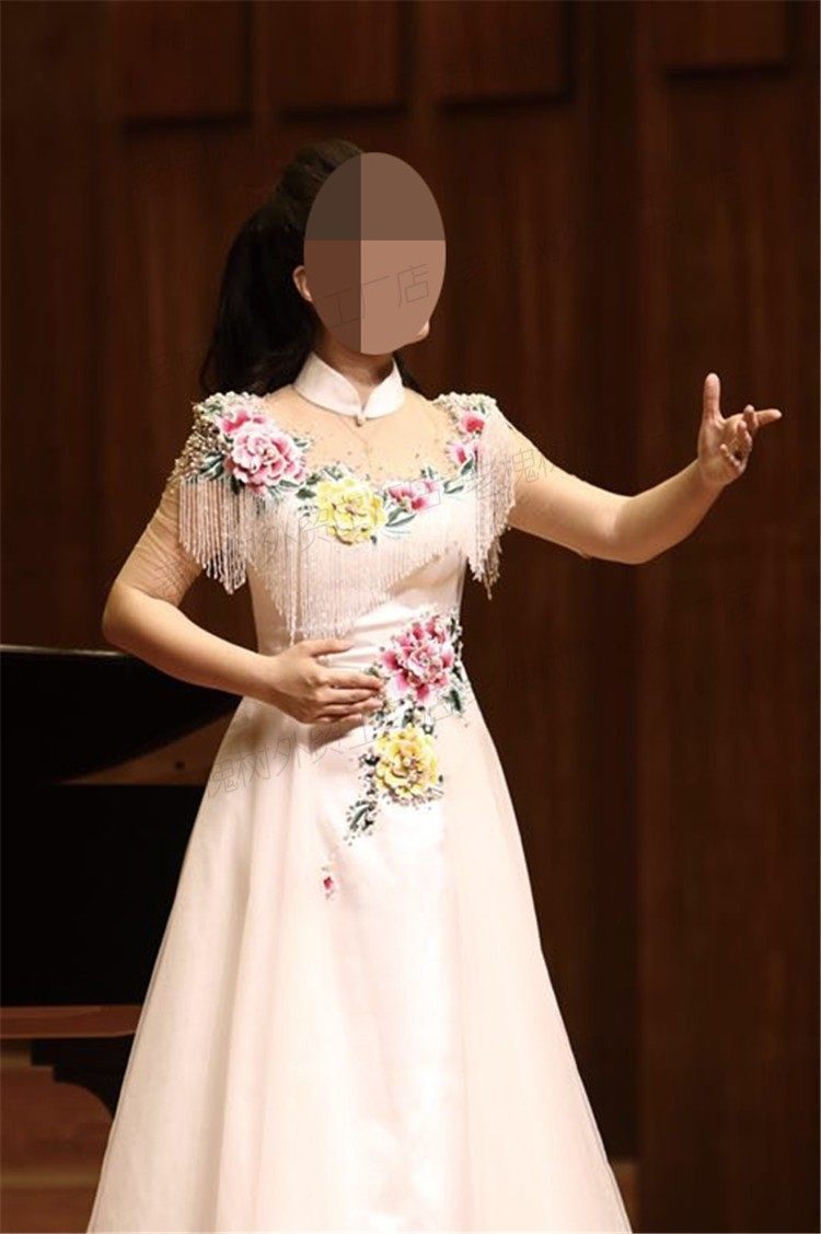 声乐礼服定制独唱演出服新款刺绣学生生艺歌唱礼服