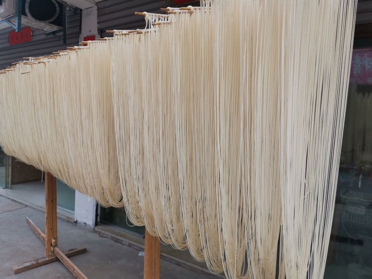 手工挂面安徽特产面条六安苏家埠农家盐细空心面条