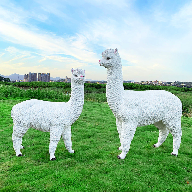 仿真羊驼摆件草泥玻璃钢动物雕塑摆设园林草坪摆件