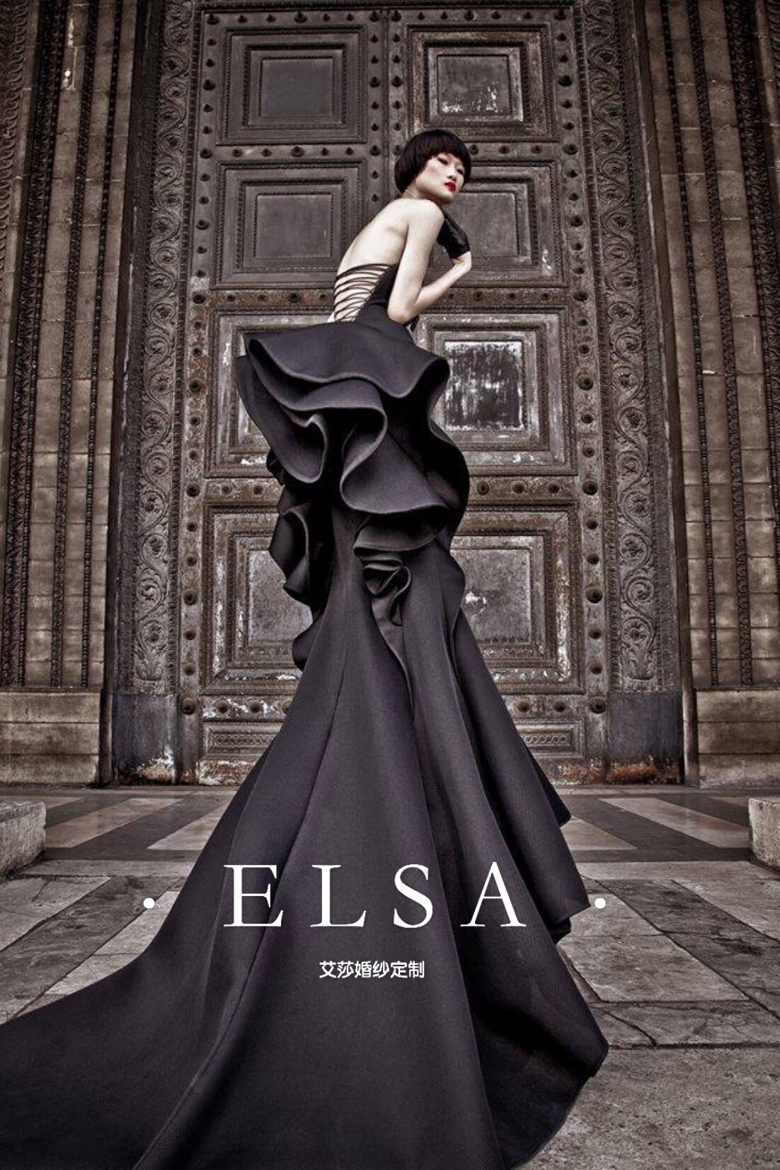 哥特性感暗黑黑玫瑰鱼尾礼服新娘抹胸露背小拖尾婚纱