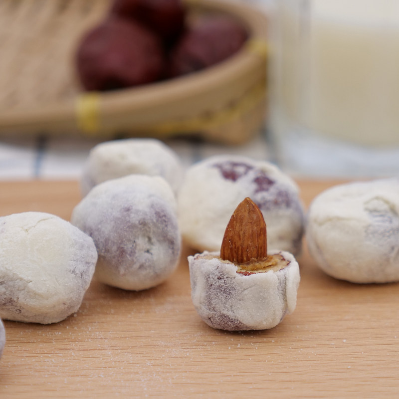 奶枣新疆巴坦木奶芙枣红枣去核无核杏仁夹心枣类制品