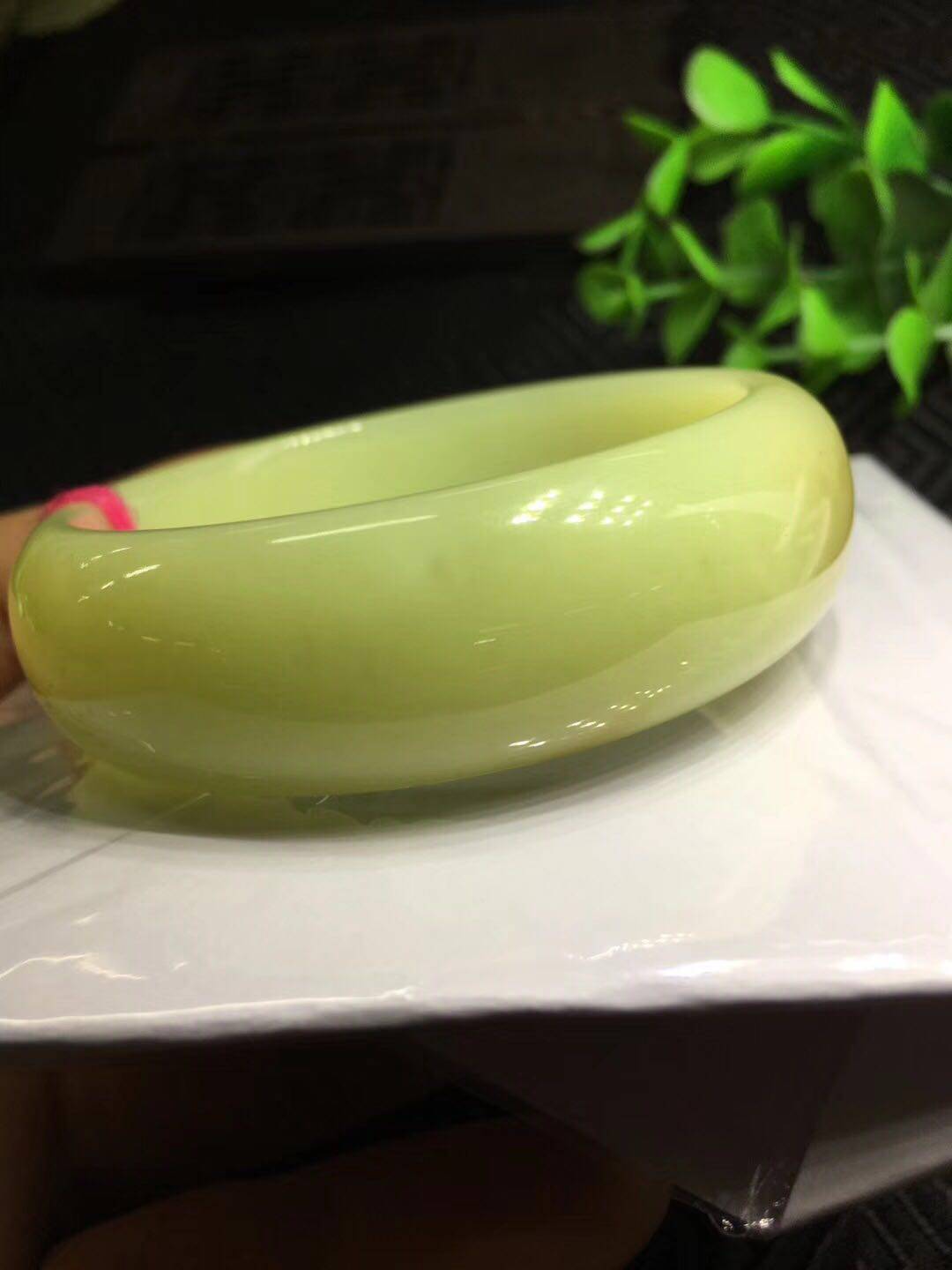 天然岫岩黄白老玉手镯女款带糖小口径透闪石精品手镯