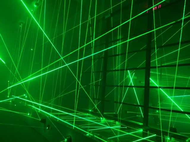 激光密室游戏专用绿光发射接收装置光阵迷宫桌游卡牌