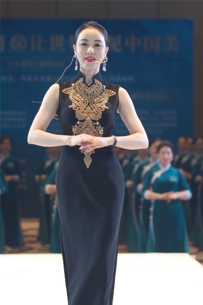 抖音毛宇琳老师同款春夏早秋新大气质黑色无袖金色刺绣中国风旗袍