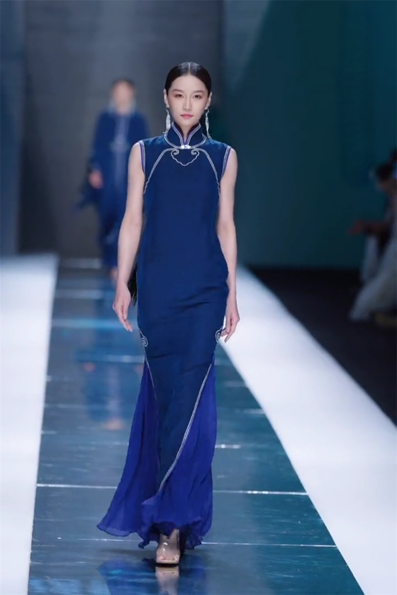 抖音中国超模同款春夏季新女潮流气质时尚修身旗袍