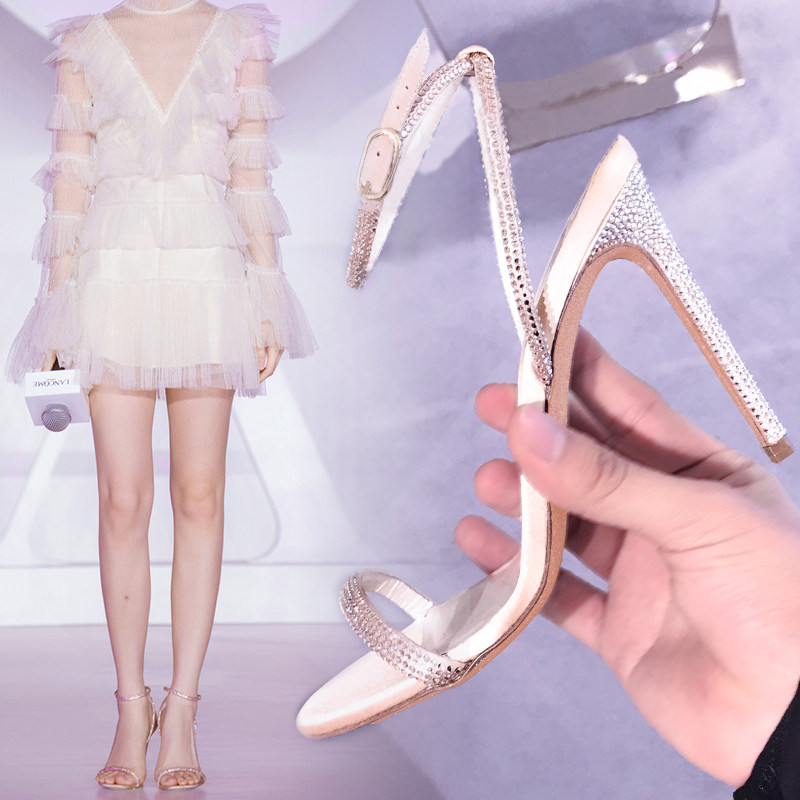 一字婚纱新娘结婚伴娘绸缎明星凉鞋水钻高跟鞋时装凉鞋