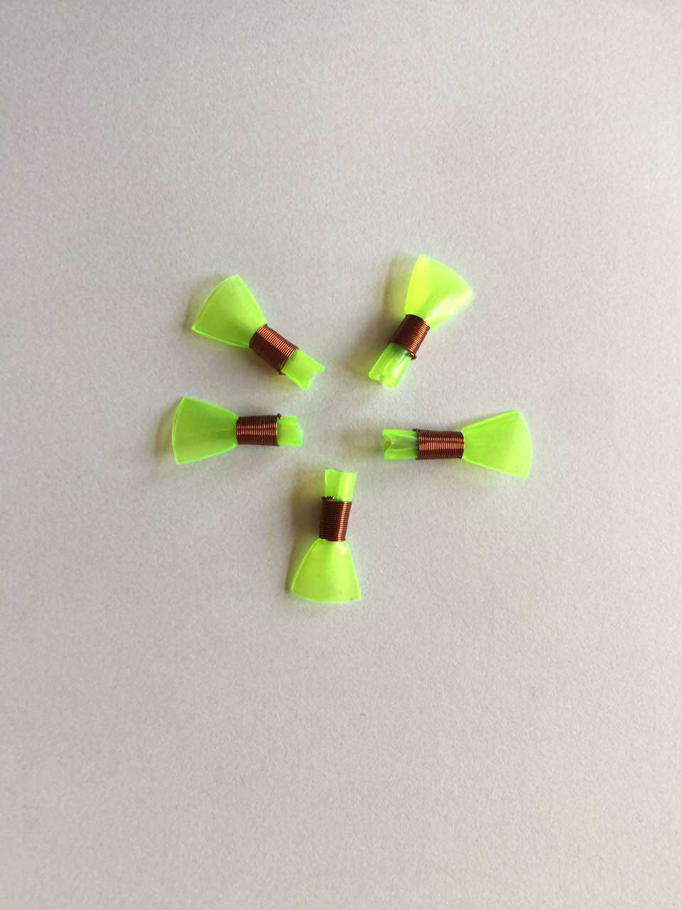 新艺一包5个送哨片盒 塑料唢呐哨片哨子叫子引子 唢呐嘴 免修哨片