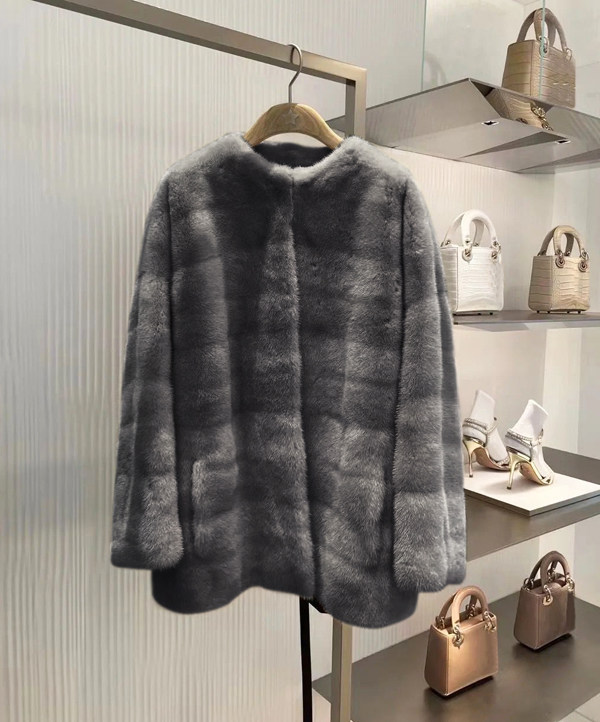 贵妇皮草雾霾灰蓝名媛千金可以一辈子天鹅绒整貂皮草