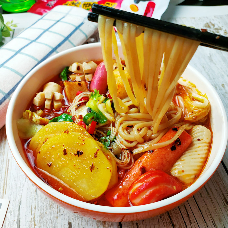 东北大妈抚顺麻辣烫砂锅自煮袋装速食方便面火锅冲泡方便面