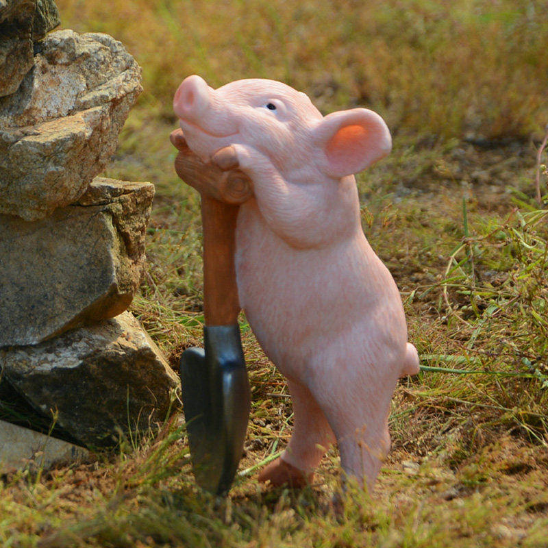 可爱猪摆件铲子奋斗励志生肖公仔办公办公桌桌面摆件