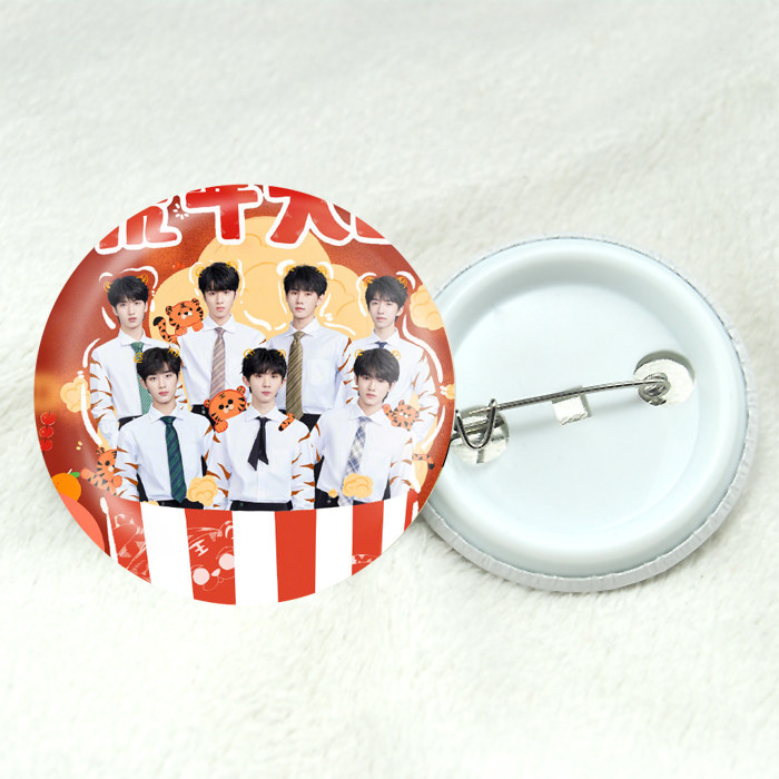 tnt时代少年胸针宋亚轩刘耀文马嘉祺丁程鑫应援徽章胸针