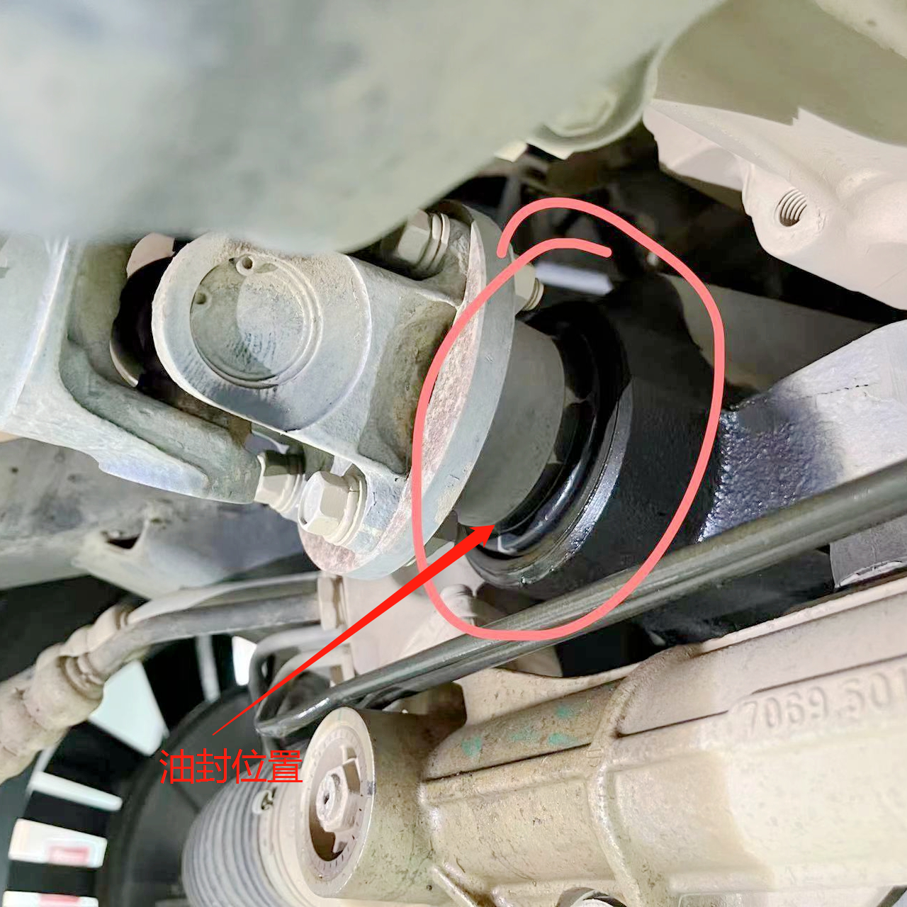 油封适用于荣威rx8前桥差速器传动轴链接动箱原车半轴油封