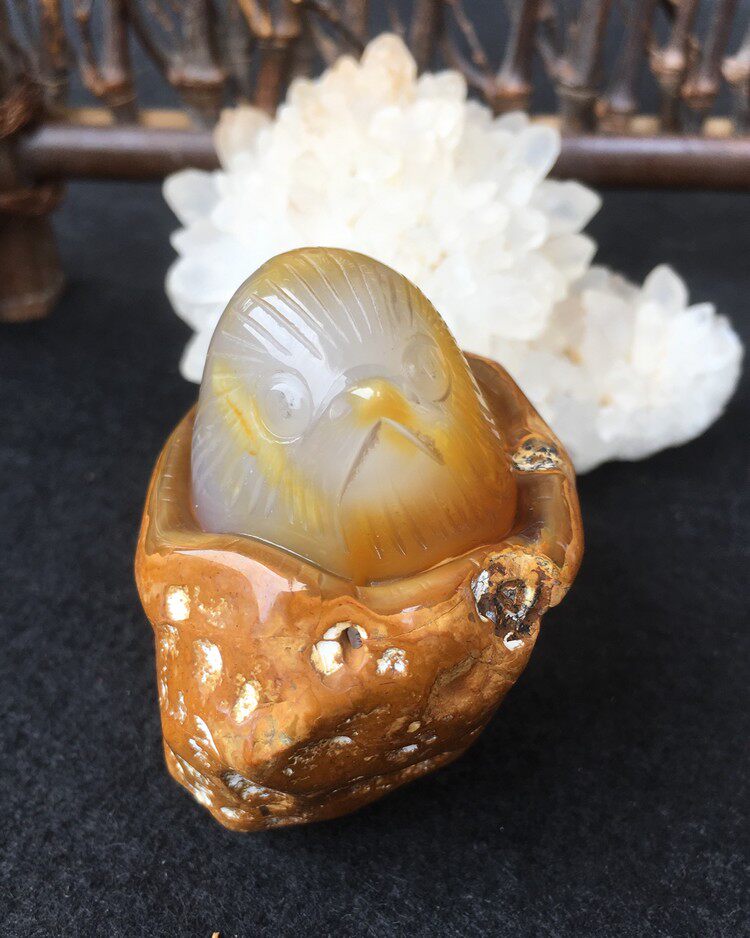 出壳小鸡玩件件手手把白玉玛瑙无烧原色纯天然摆件