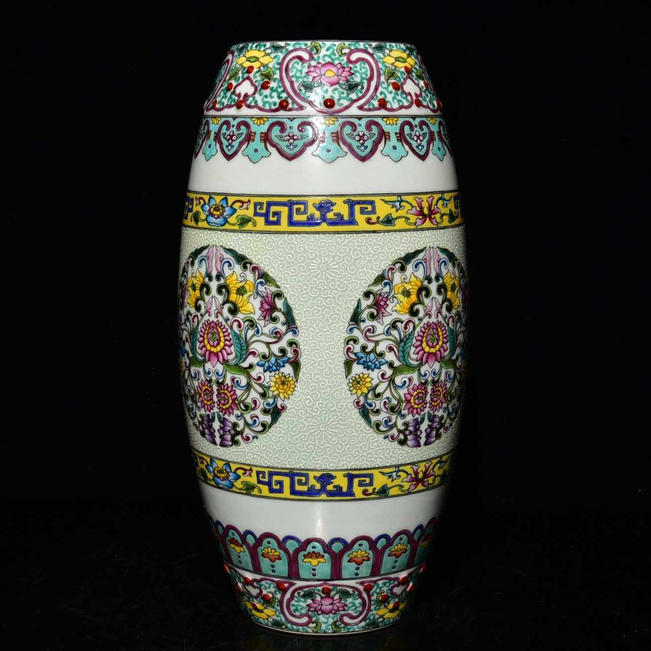 文玩瓷器乾隆珐琅彩高16公分花纹爬花腰鼓赏瓶摆件