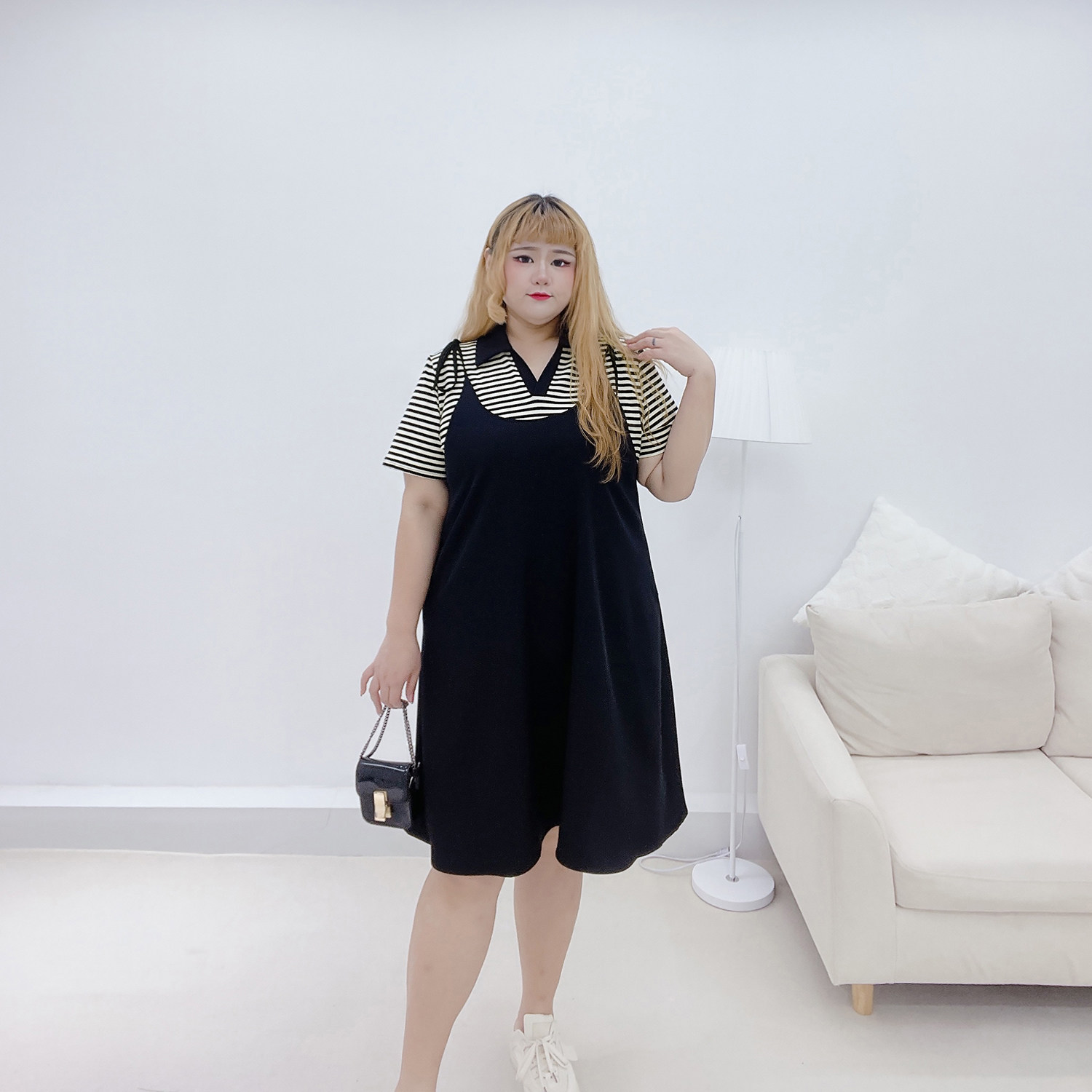 背带减龄显瘦休闲条纹学院嘟嘟240斤胖妹大码大码女装