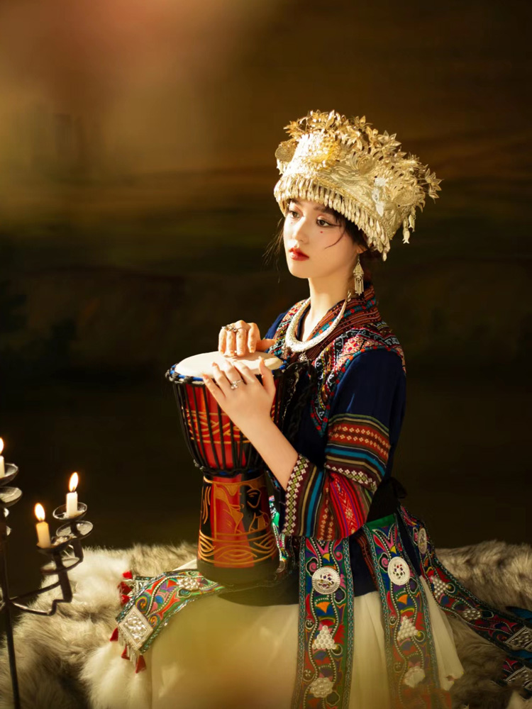 苗族服装头饰项圈土家族苗疆少女舞台演出服少数民族套装民族服装