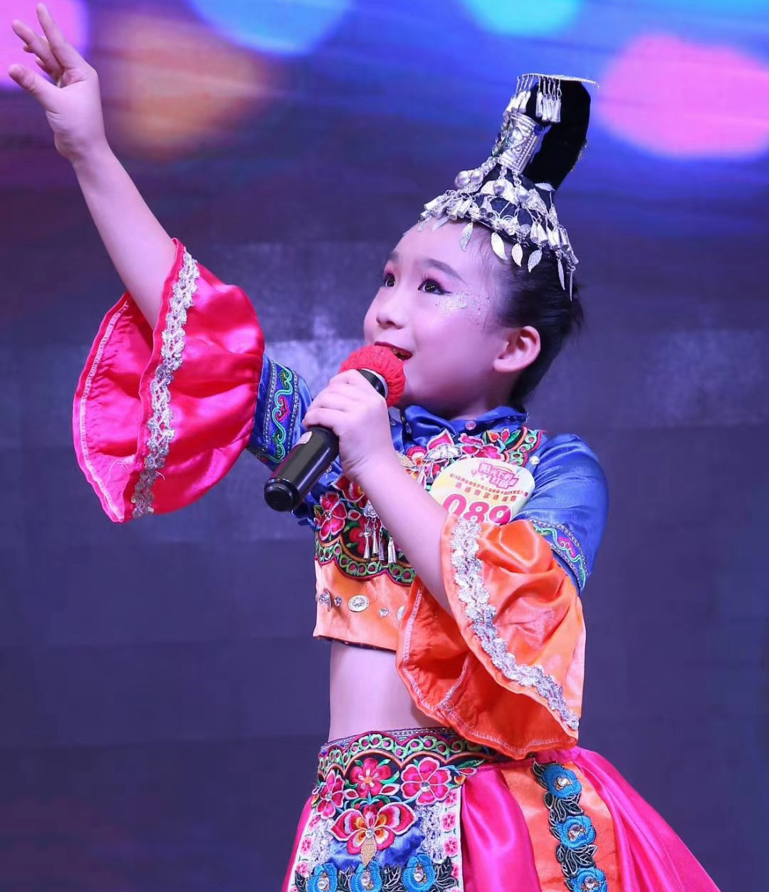 快乐阳光儿童少数民族服装彝族畲族侗族女童快乐阳光独唱儿童演出服