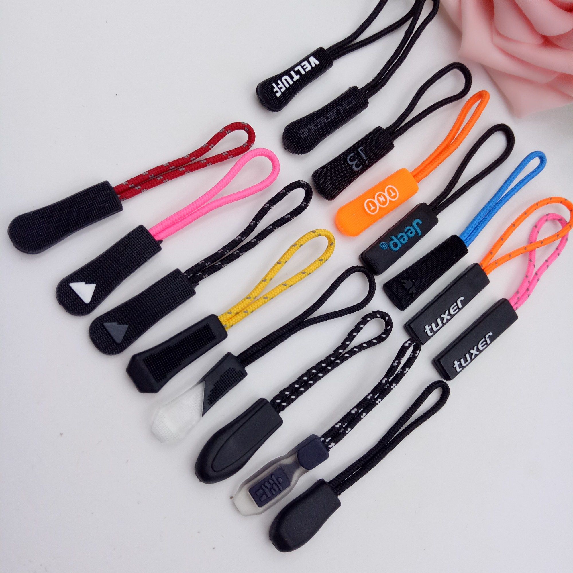 拉链尾绳冲锋户外拉锁拉麦拉手绳坠拉袢拉衣服纽扣