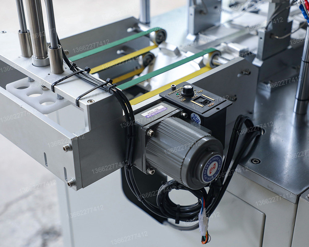 口罩机鱼形kf94一拖一口伺服三折厂家直销无纺布口罩机