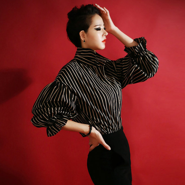 Yanrong 2020 autumn new women's tops all-match blouses are thin striped long-sleeved blouses Yanrong 2020 autumn new women's tops all-match blouses are thin striped long-sleeved blouses
