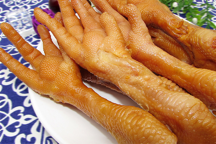 黑龙江哈尔滨一手卤味熟食食品熏酱鸡爪爪子东北鸡肉零食