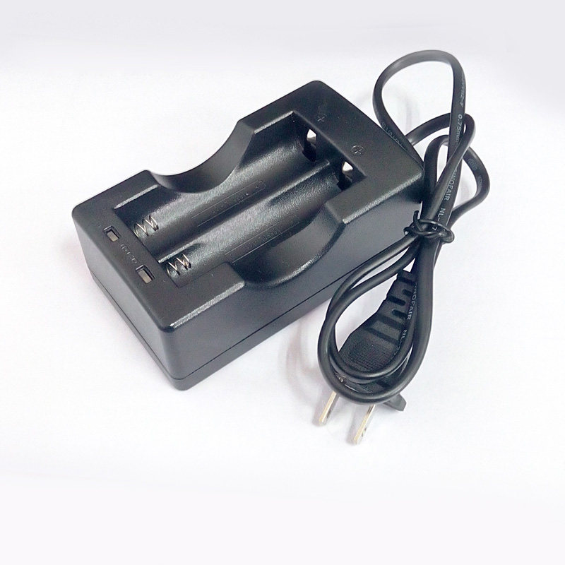 18650锂电池充电器3.7v4.2v强光手电筒电子烟头灯唱戏机座充智能