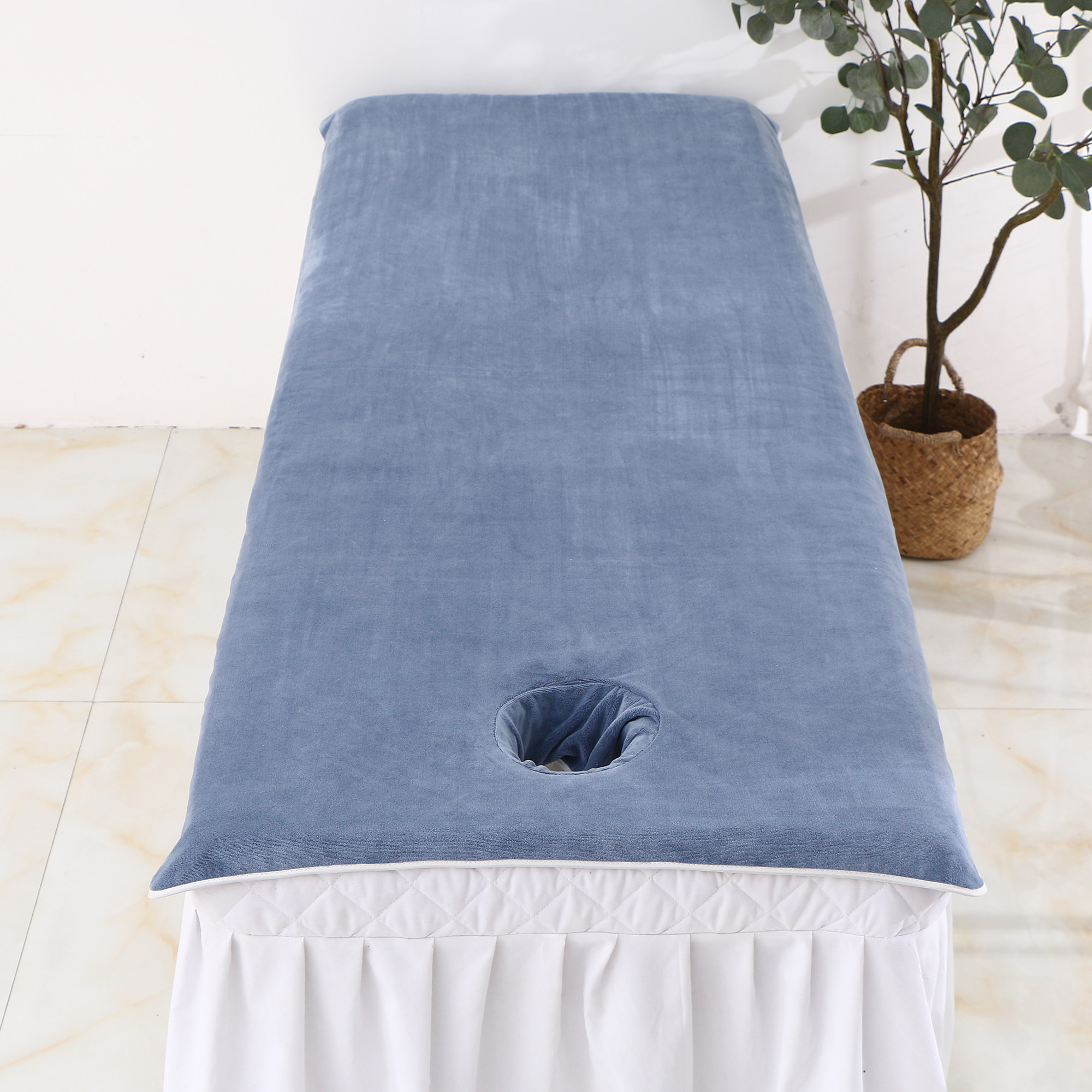 美容院浴巾铺床洞巾按摩床巾推拿灰色定制logo浴巾