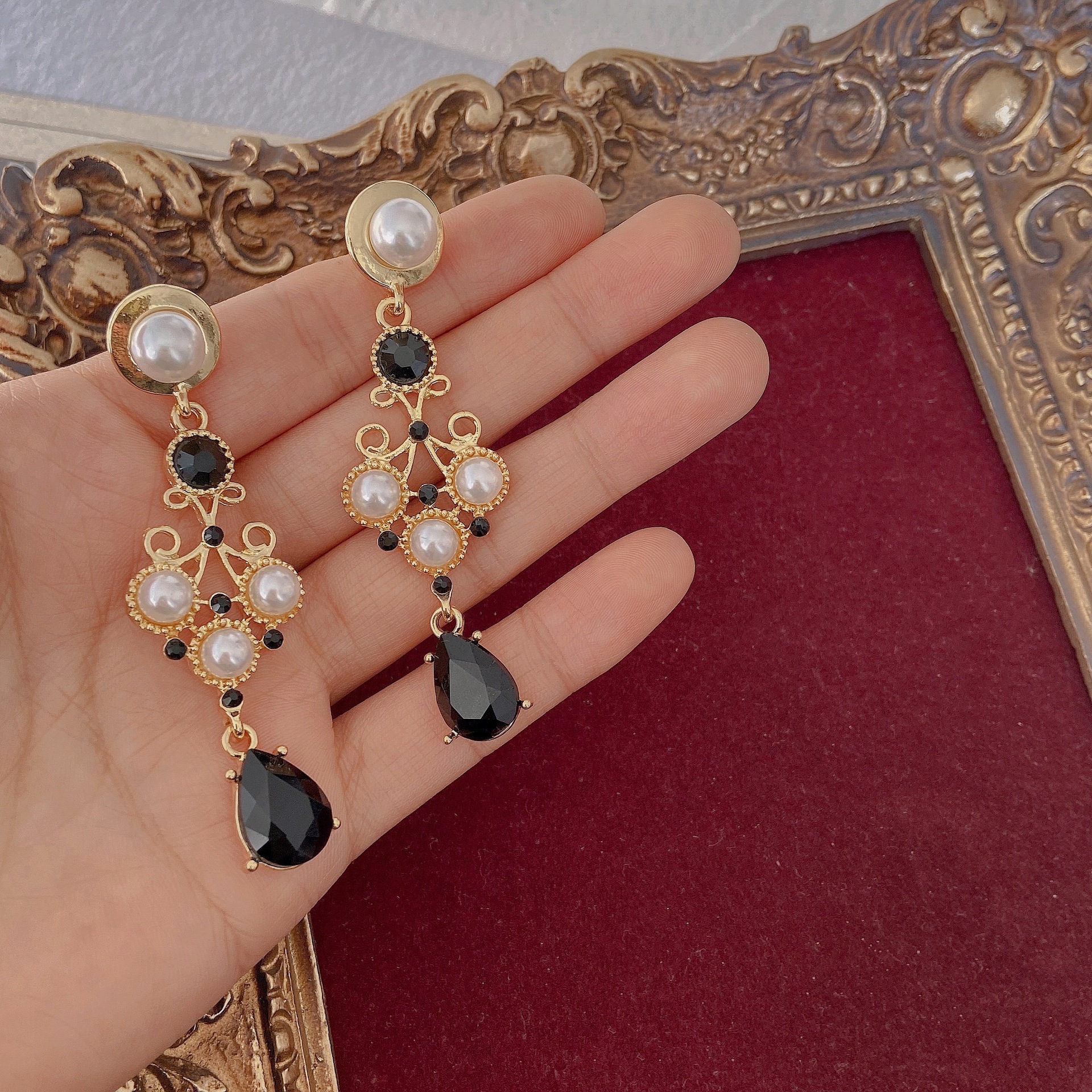 黑色曼陀罗宫廷复古巴洛克时髦高贵珍珠水滴银针耳钉