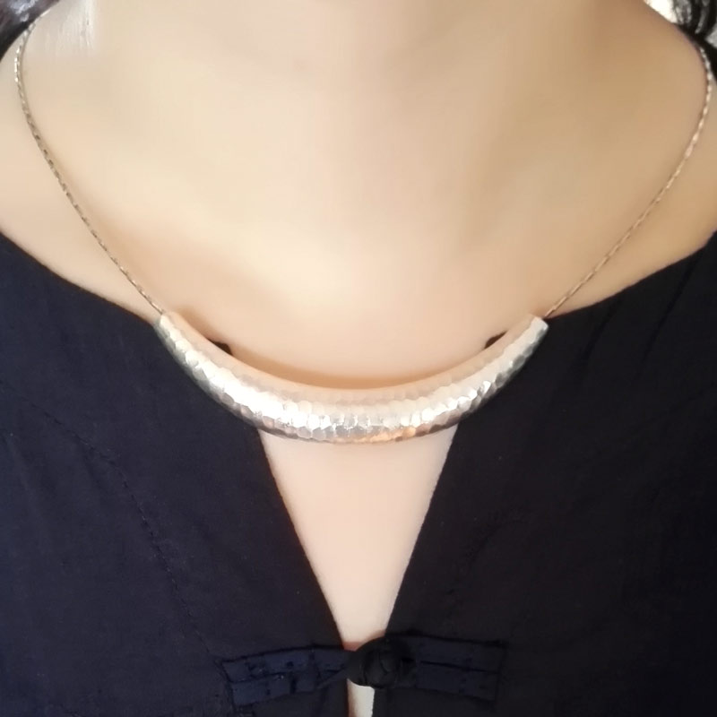 大人女款925银项圈复古弯管月牙吊坠 短款链锁骨项链细遮疤