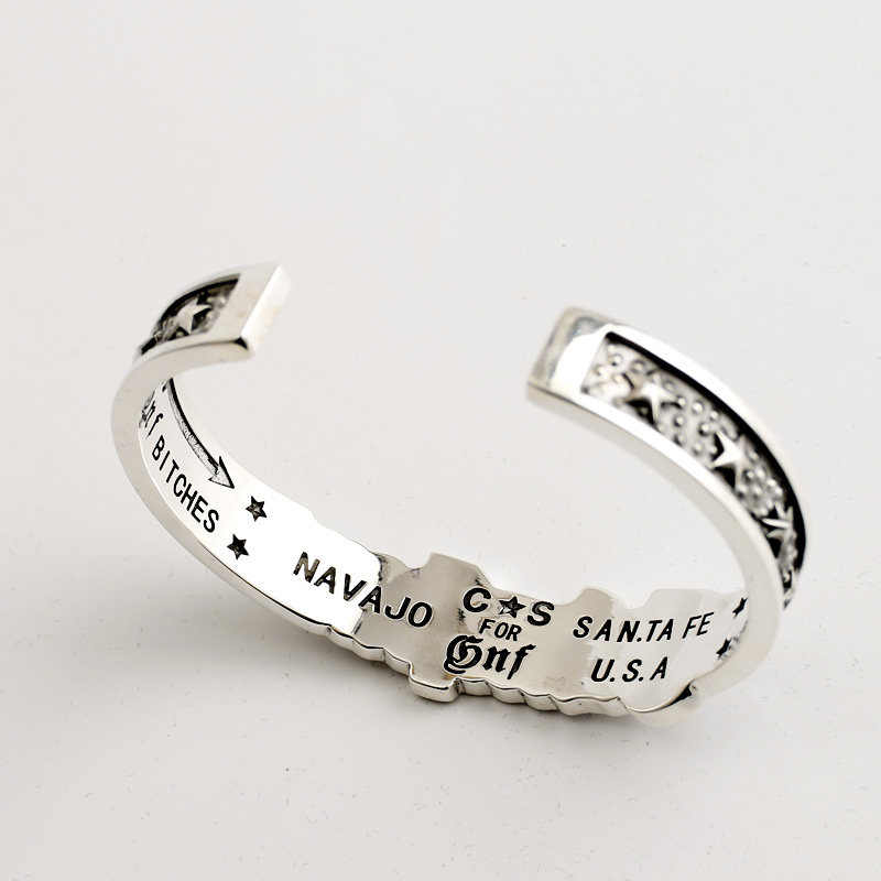 一休手工手工制制作codysanderson纳瓦开口纯银字母手镯