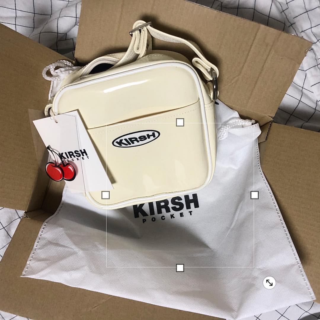 代沟280+！ 外贸订单の韩国K*RSH樱桃可爱学院风奶白色斜挎小方包