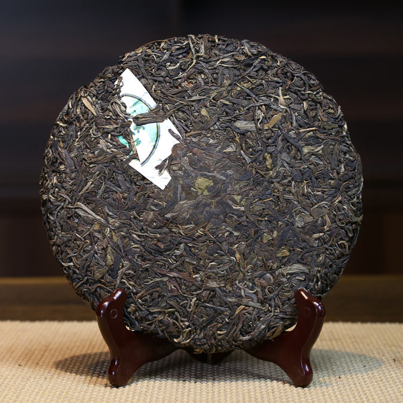 云南茶树王普洱茶叶2010年压制早春景迈纯料古树七子饼乔木生茶