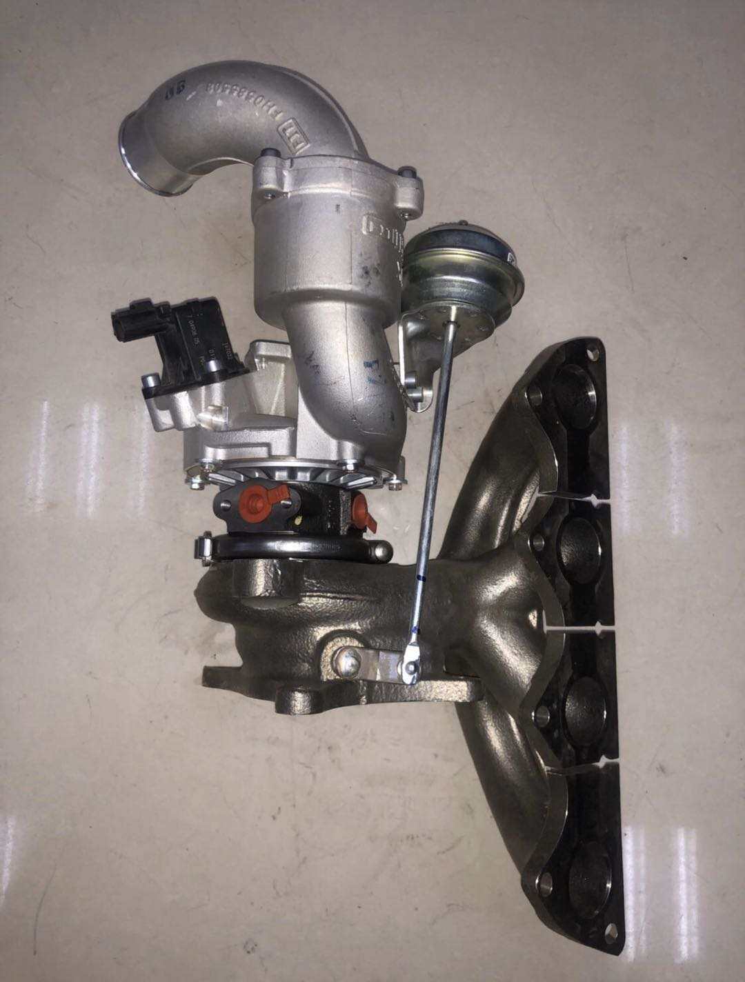 0t宝沃bx72.0pu10000698涡轮增压器bwe420a开关元件及附件