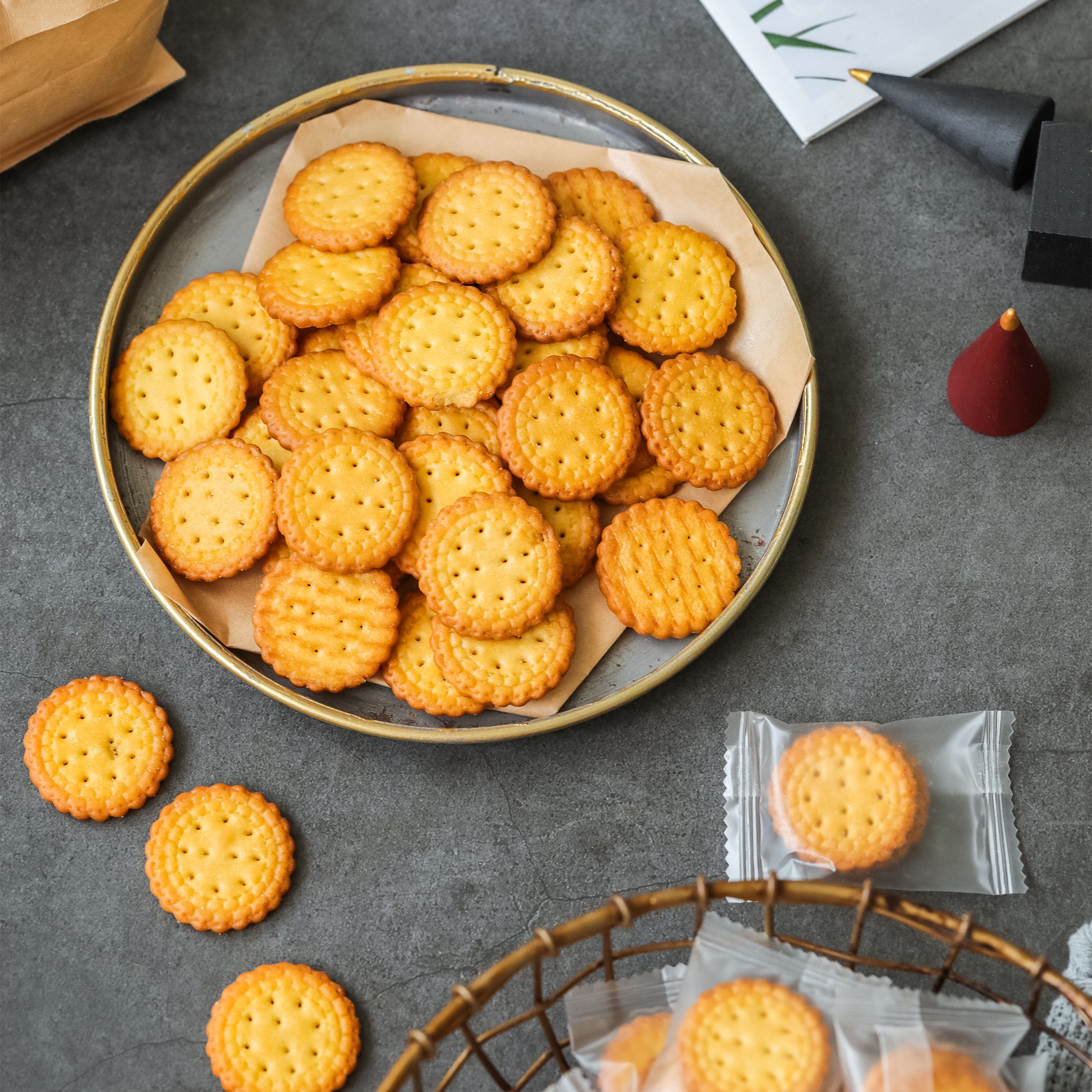 150g口味饼干天日2袋装圆饼小圆日式呆呆休闲食品韧性饼干