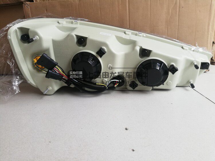 苏州金龙海格客车前大灯灯具配件klq6770klq6825klq6119klq6129汽车