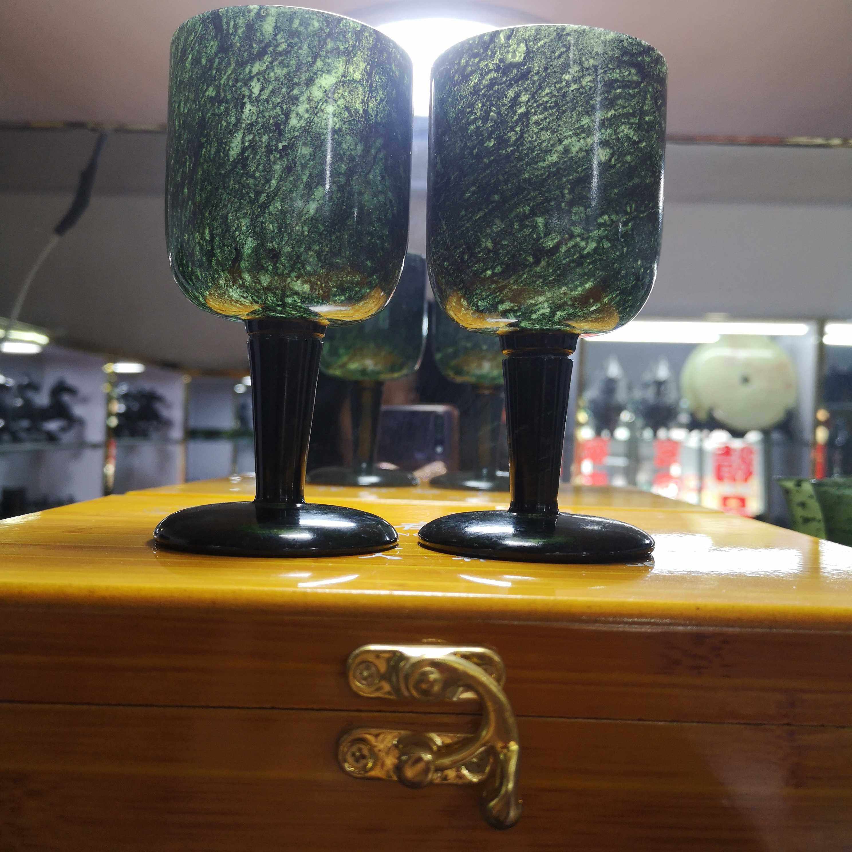 甘肃酒泉夜光杯蛇纹玉祁连山墨玉武山鸳鸯玉红珠宝半成品