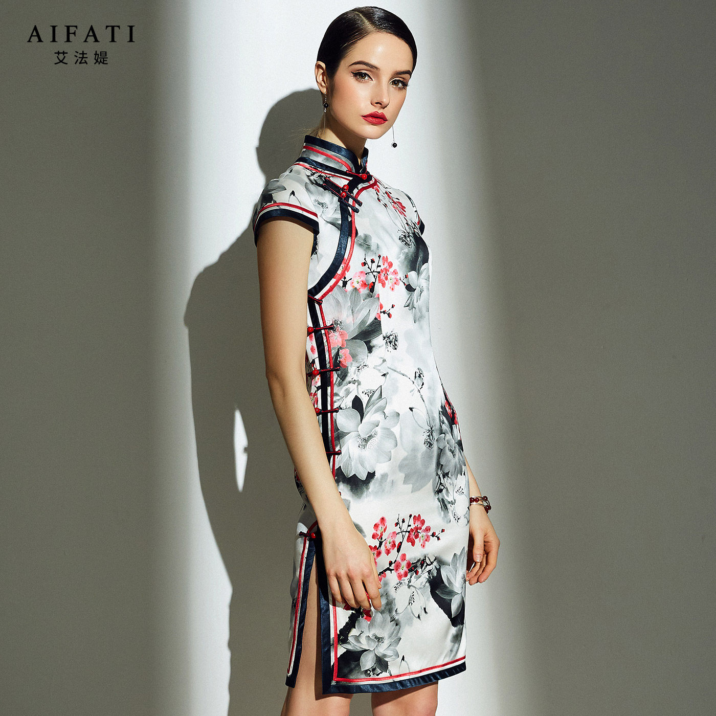 真丝旗袍改良2021夏季新款印花内衬桑蚕蚕丝旗袍