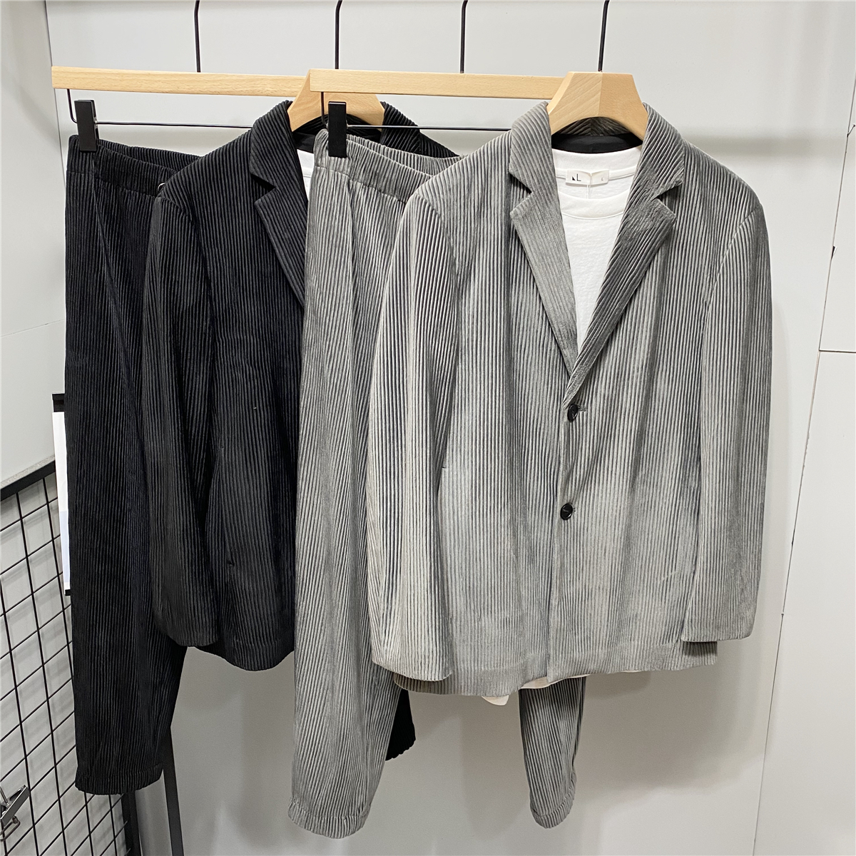 灯芯绒西装两件套男春季垂感西服帅气丝绒褶皱收口裤宽松韩版套装