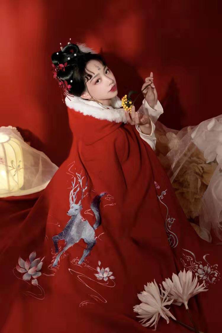 汉服女《夫诸》原创秋冬季斗篷中国风双面刺绣连帽披肩唐服斗篷