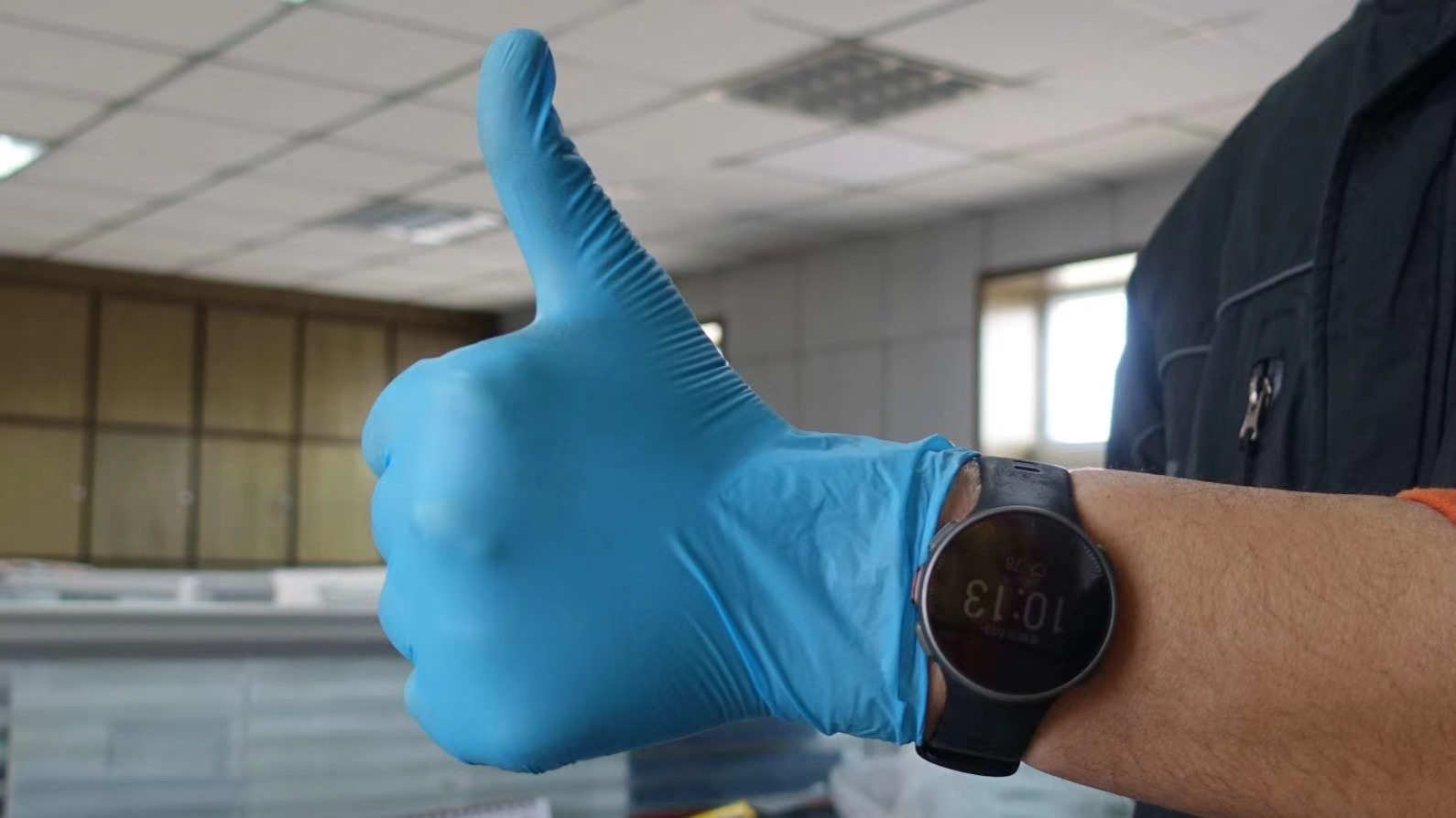 万力塑胶蓝色pvc合成防护丁腈改性手套纹身防护手套