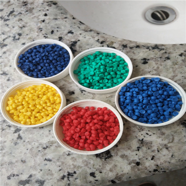 销售pvc黑色塑胶颗粒原料注塑挤出rohs环保可定制颜色聚氯乙烯