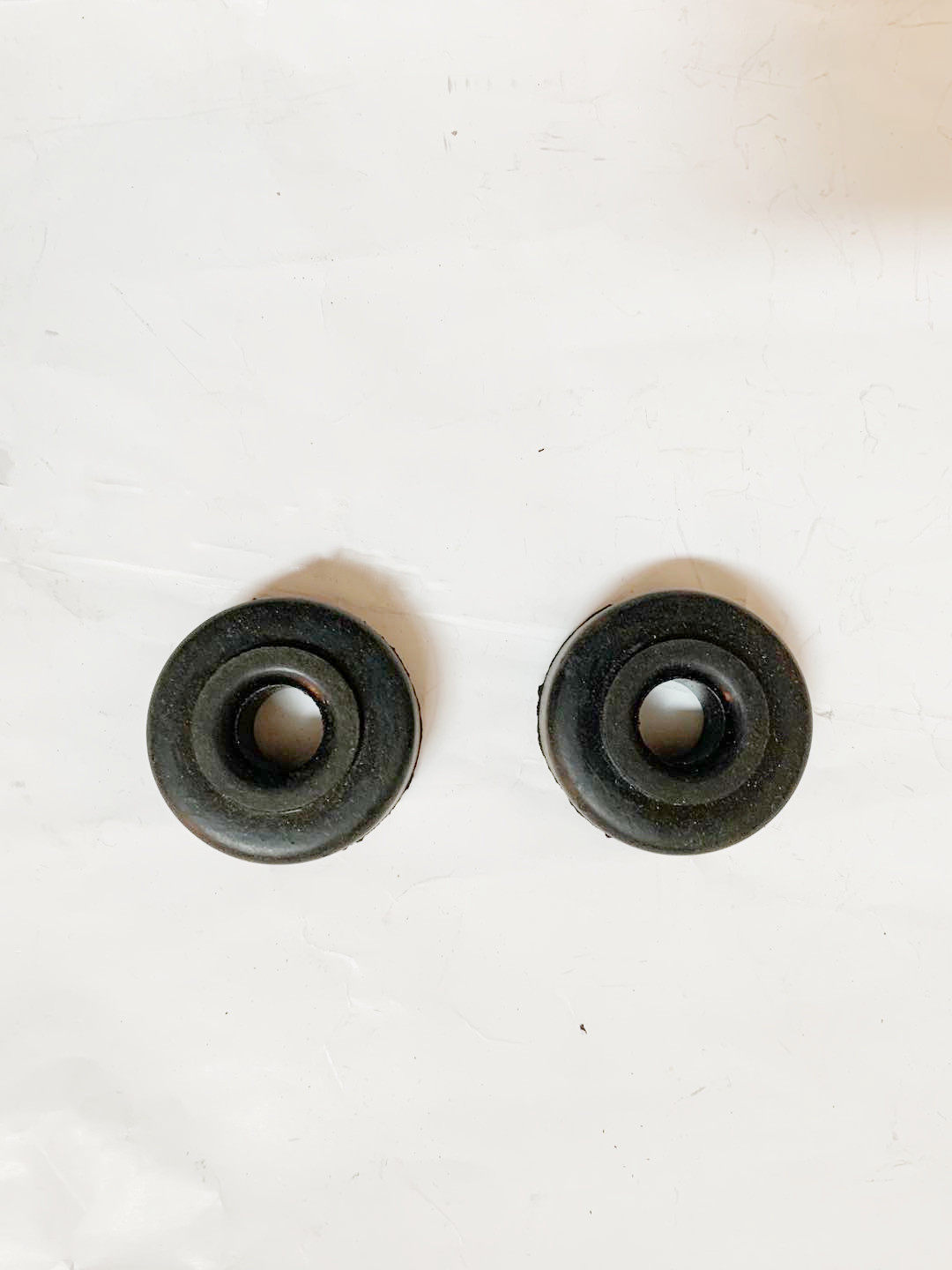 减震衬套重汽豪沃陕汽德龙缓冲减震器胶套震器减震